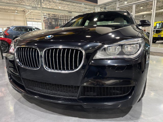 Used 2014 BMW 750i RWD image 29