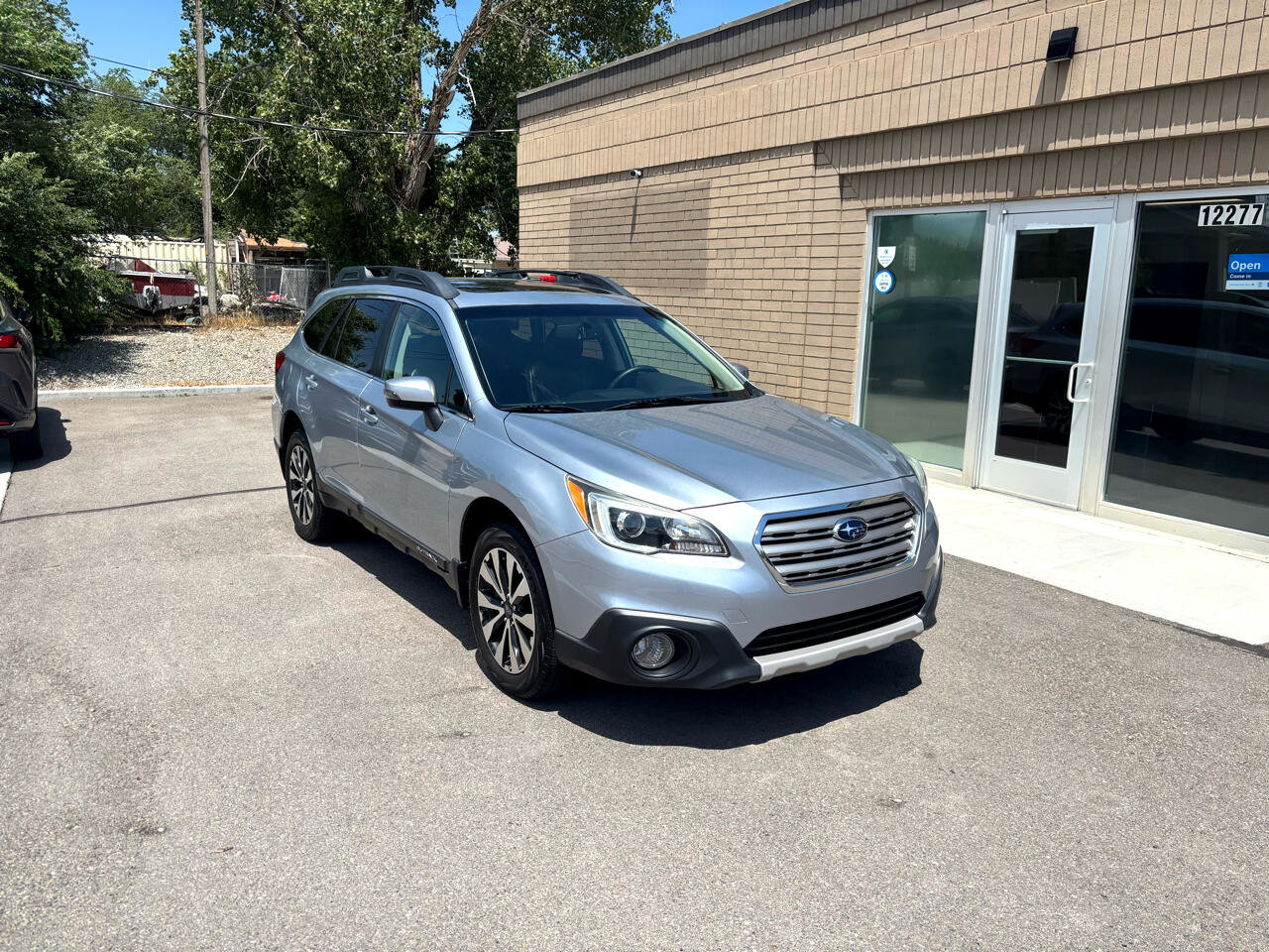 Used 2015 Subaru Outback 2.5i Limited image 2