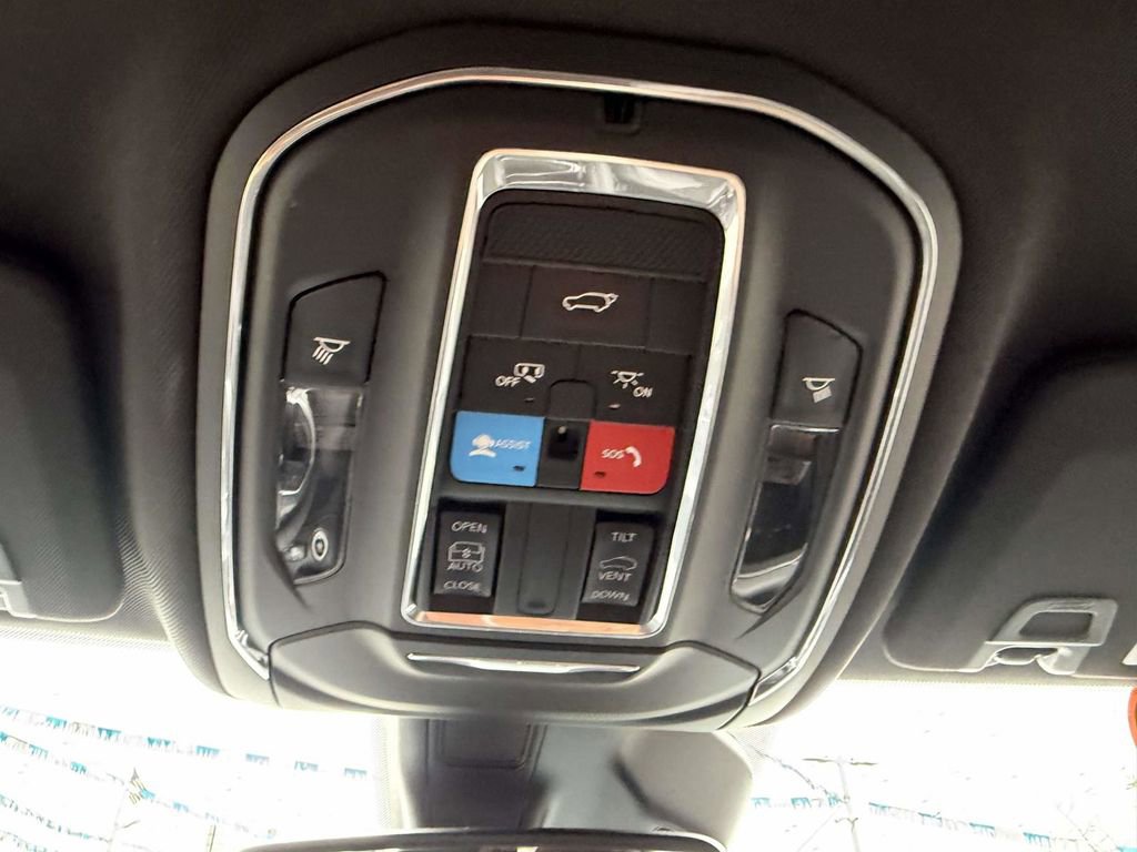 Used 2023 Jeep Grand Cherokee Altitude AWD/4WD image 41