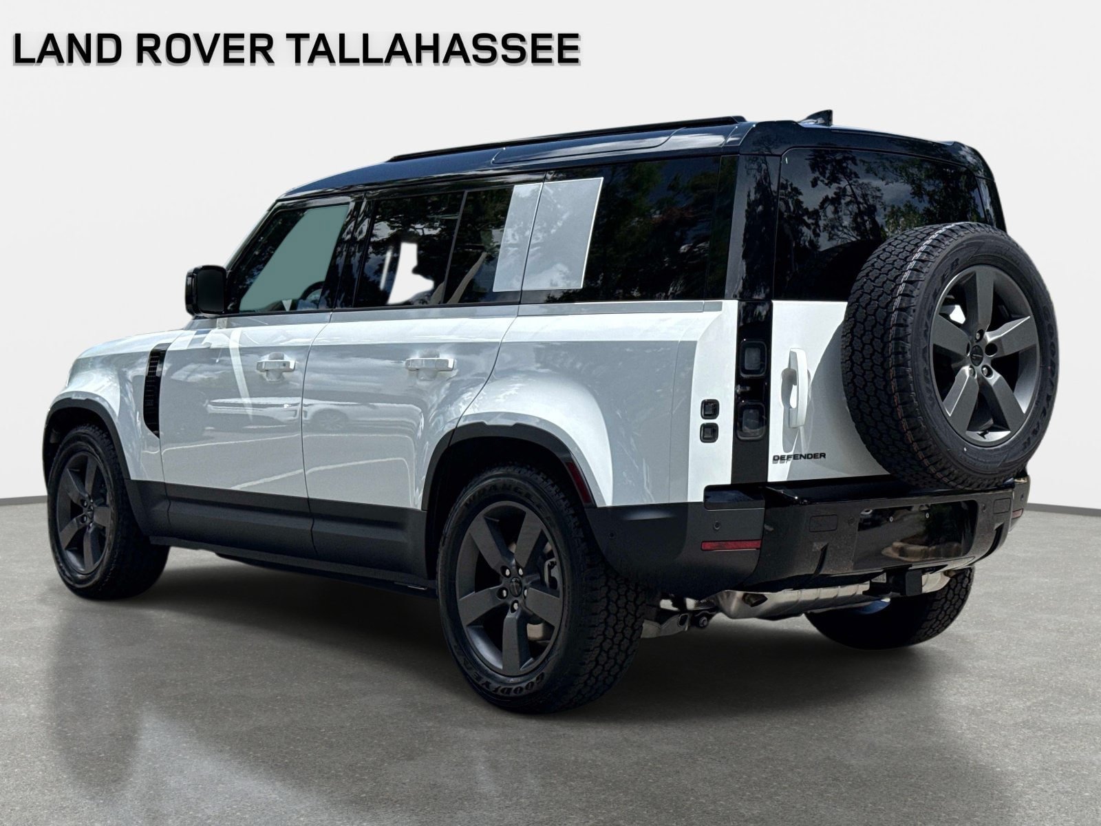 New 2026 Land Rover Defender 110 S AWD/4WD image 7