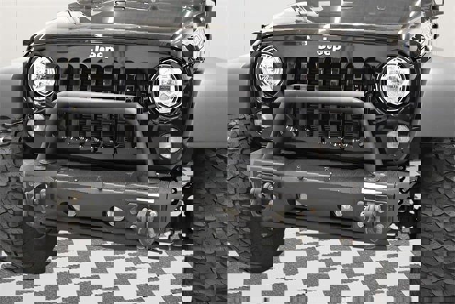 Used 2017 Jeep Wrangler Unlimited Rubicon w/ Cold Weather Group image 26