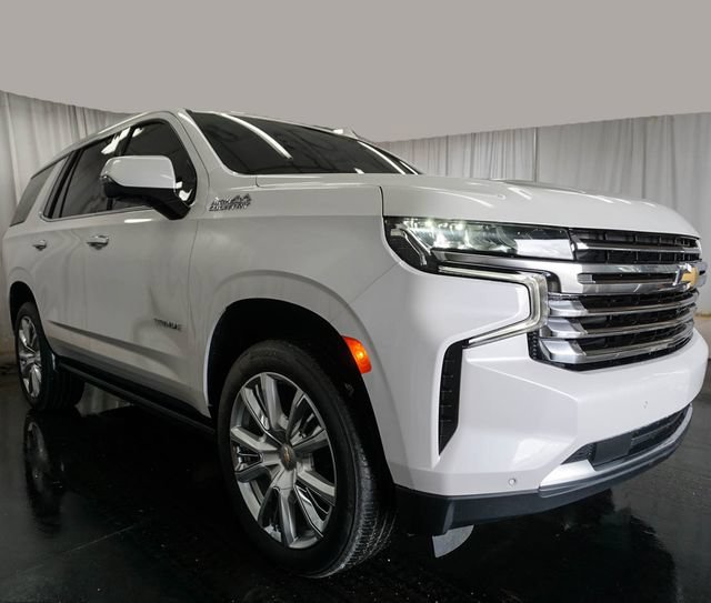 Used 2024 Chevrolet Tahoe High Country AWD/4WD image 2
