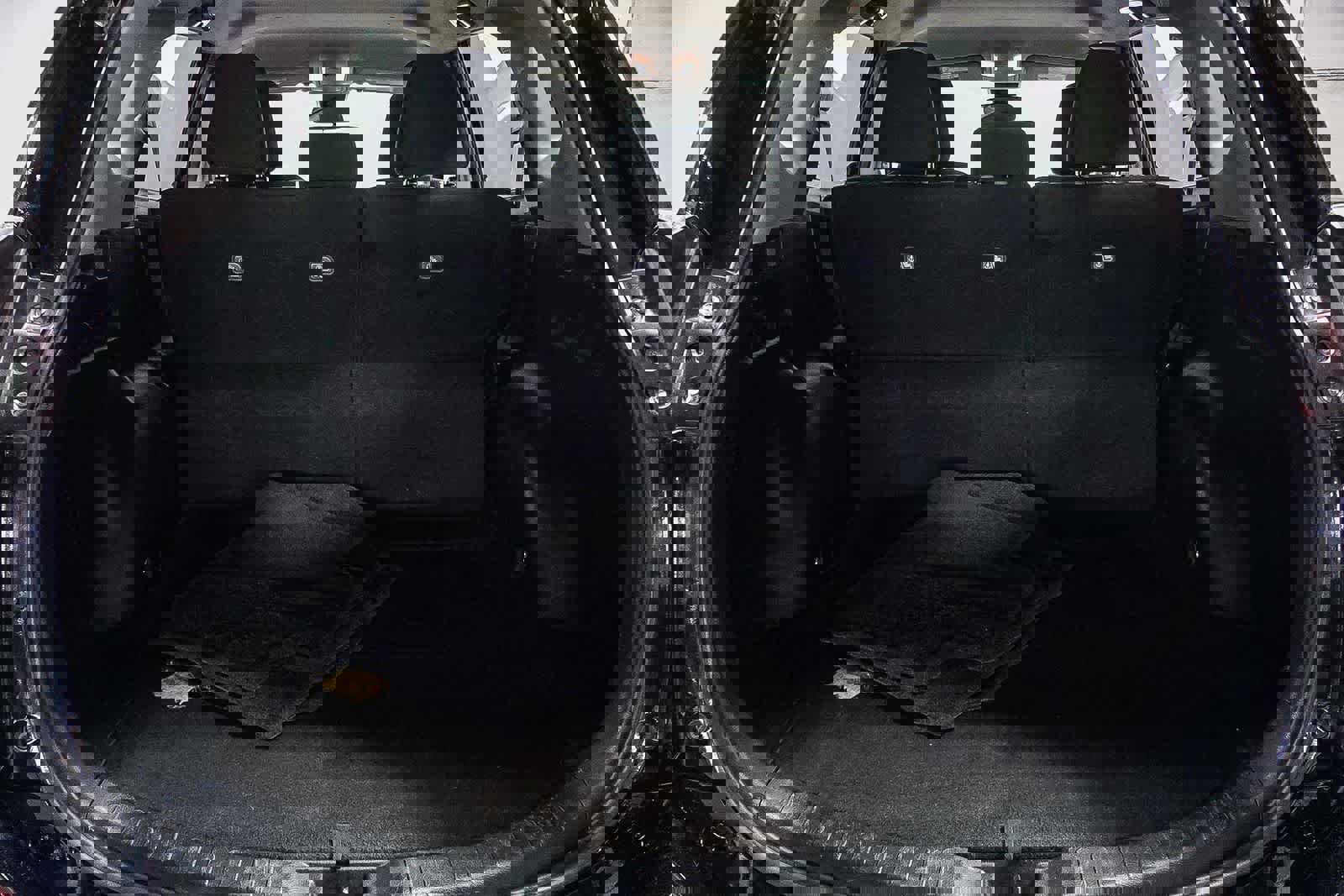 Certified 2018 Toyota RAV4 LE image 28