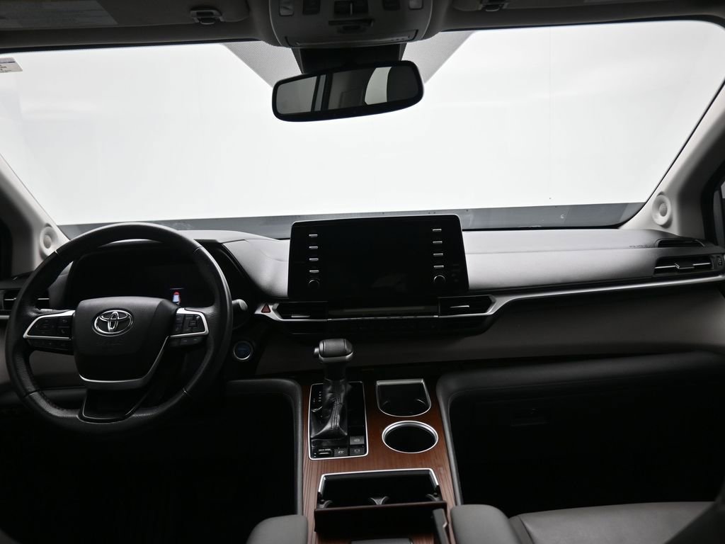 Used 2021 Toyota Sienna XLE w/ XLE Plus Package image 48