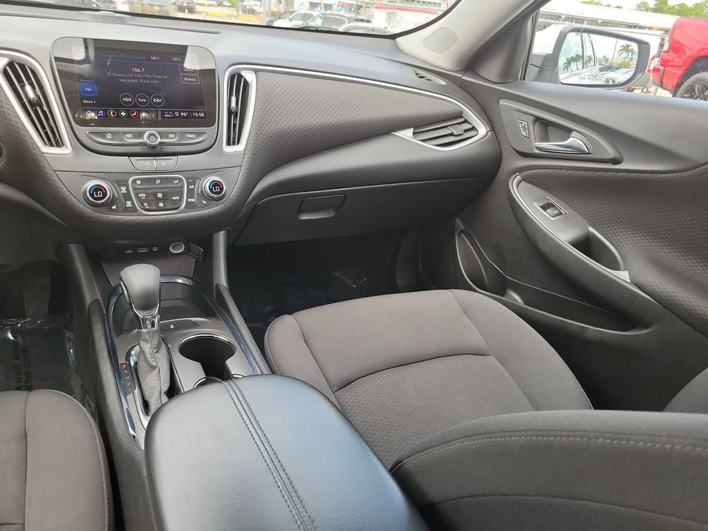 Used 2023 Chevrolet Malibu LT FWD image 13