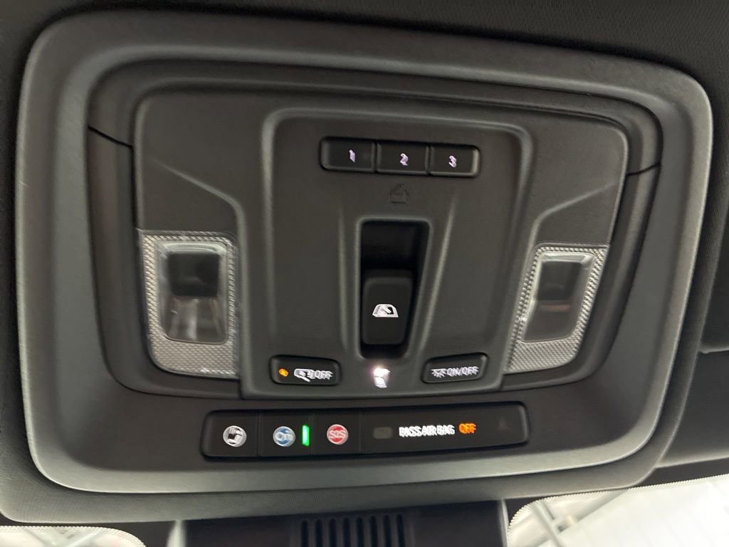 Used 2025 Chevrolet Silverado 1500 High Country w/ Technology Package image 45