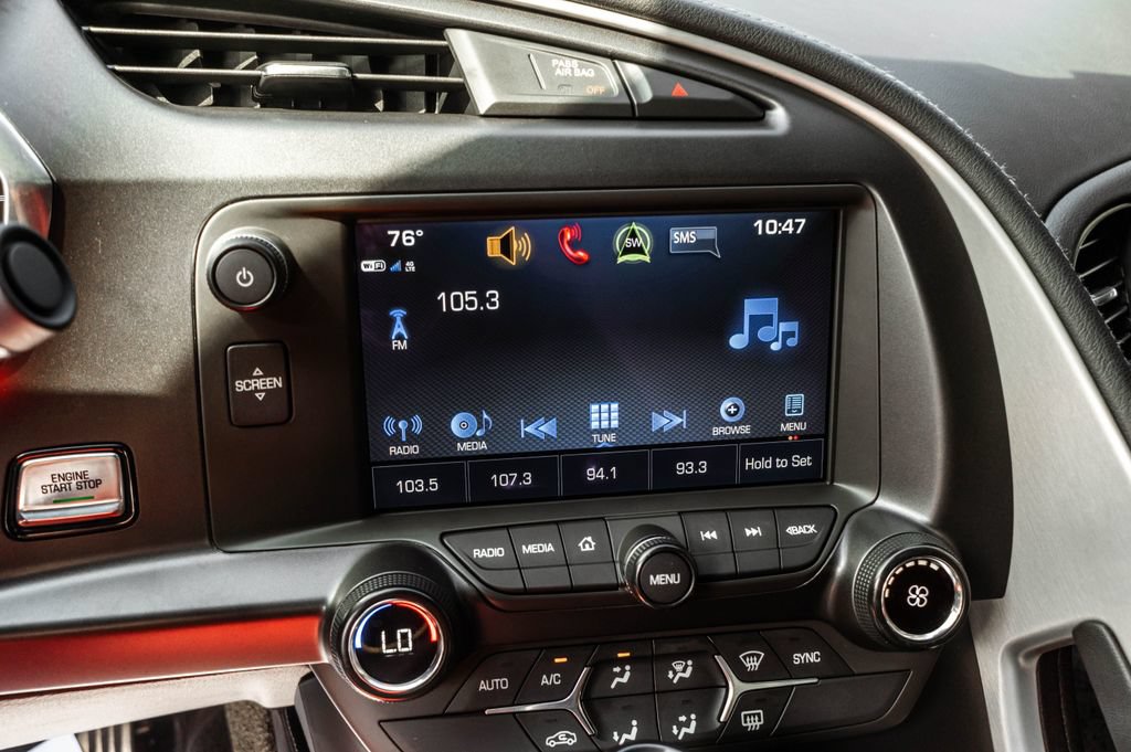 Used 2019 Chevrolet Corvette Stingray Coupe w/ 1LT RWD image 18