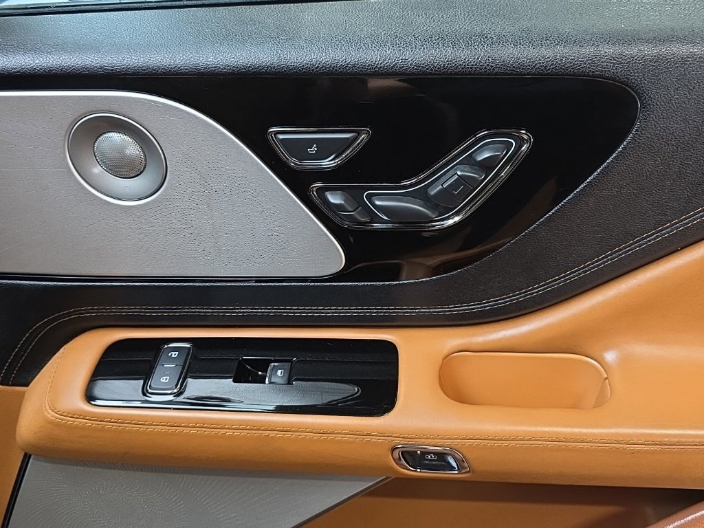 Used 2021 Lincoln Aviator Black Label w/ Dynamic Handling Package image 14