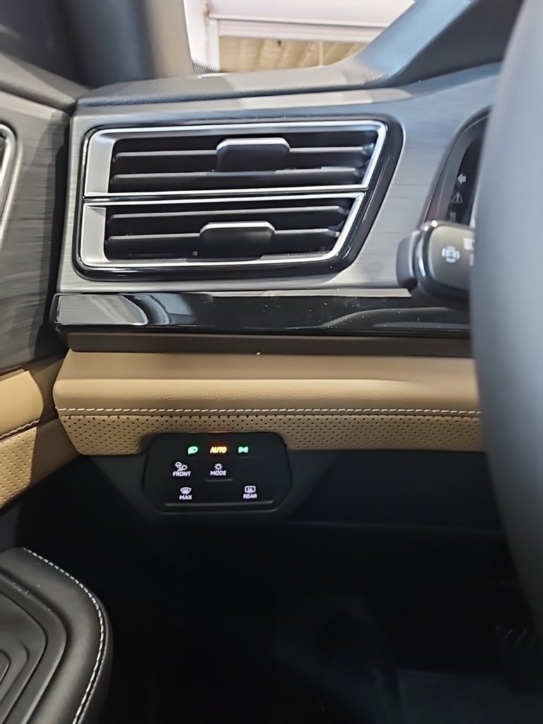 New 2026 Volkswagen Atlas Cross Sport SE image 36