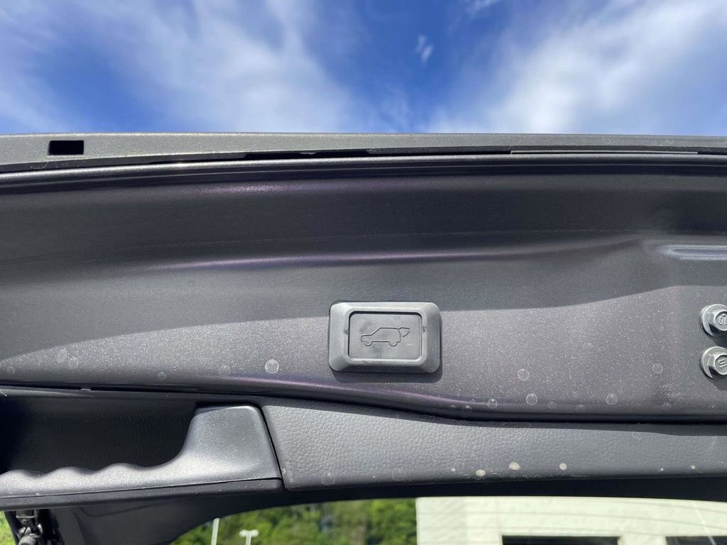 Used 2025 Toyota RAV4 XLE w/ Convenience Package FWD image 50