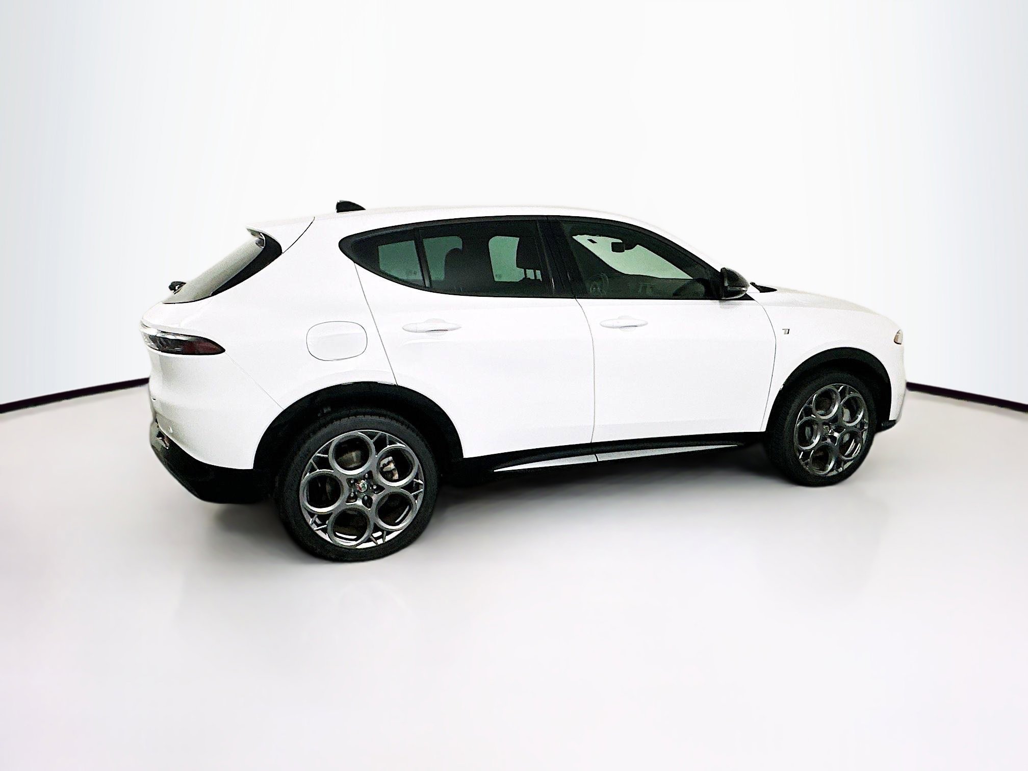 Used 2024 Alfa Romeo Tonale Ti w/ Premium Interior Package AWD/4WD image 10