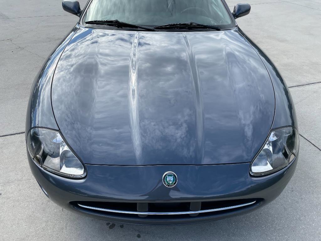Used 2005 Jaguar XK8 Convertible image 3
