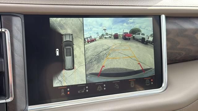 Used 2023 GMC Yukon Denali w/ Advanced Technology Package AWD/4WD image 20