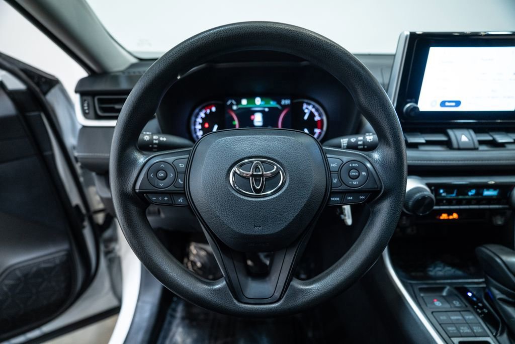 Used 2024 Toyota RAV4 LE image 16