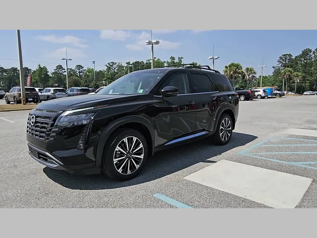 New 2026 Nissan Pathfinder Platinum FWD image 23