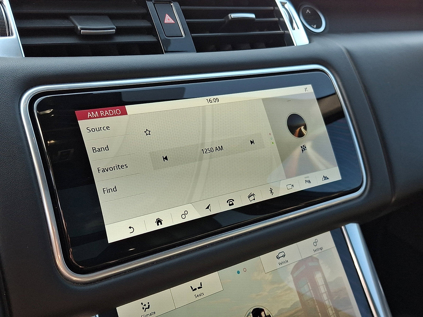 Used 2022 Land Rover Range Rover Sport HST image 18