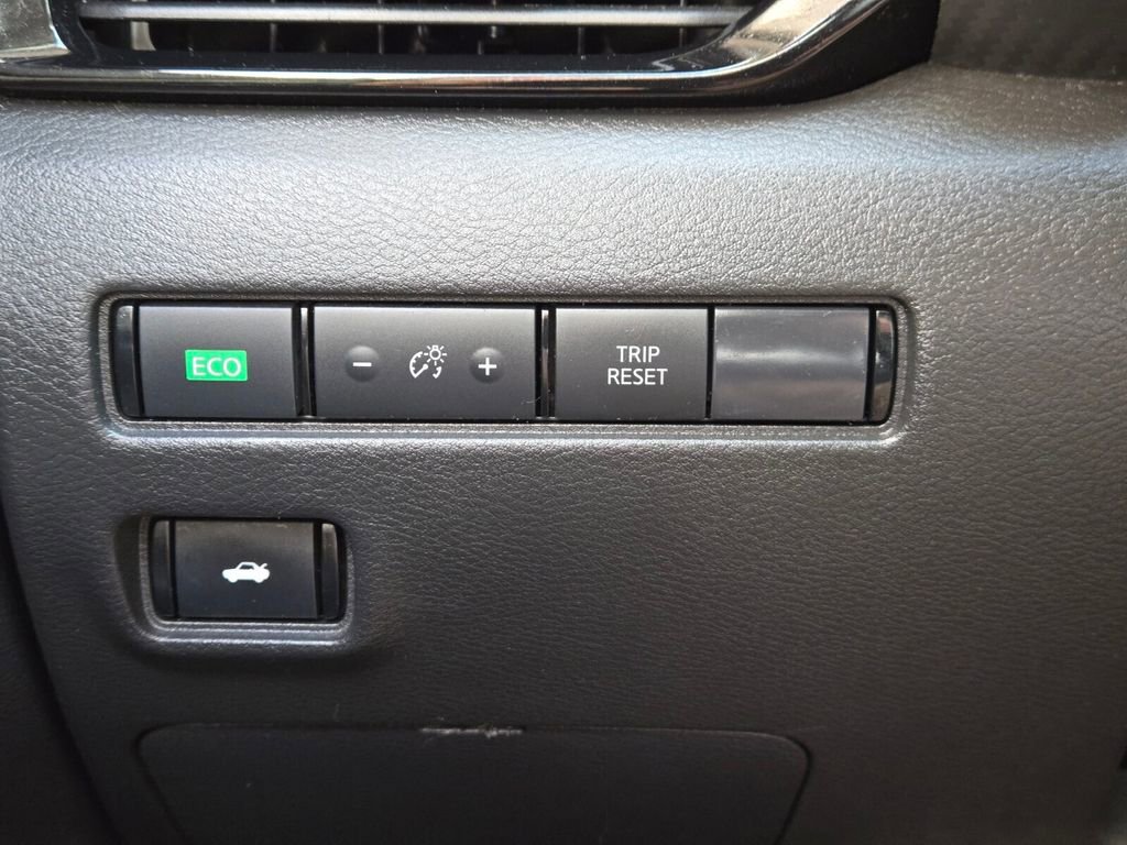 Used 2023 Nissan Sentra SV image 29