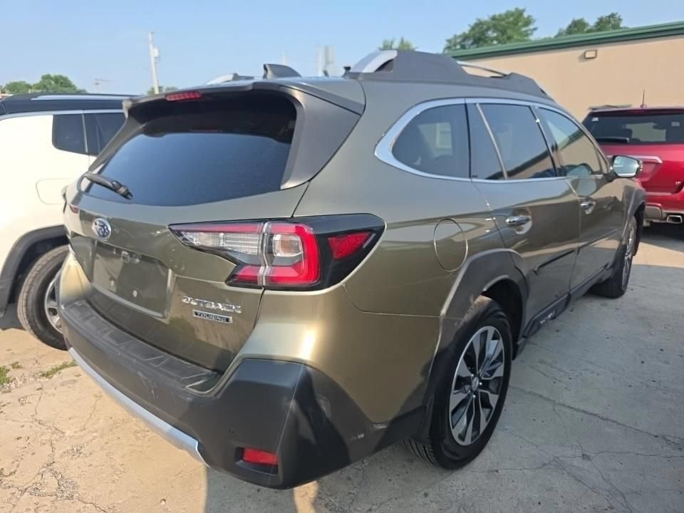 Used 2023 Subaru Outback Touring AWD/4WD image 4