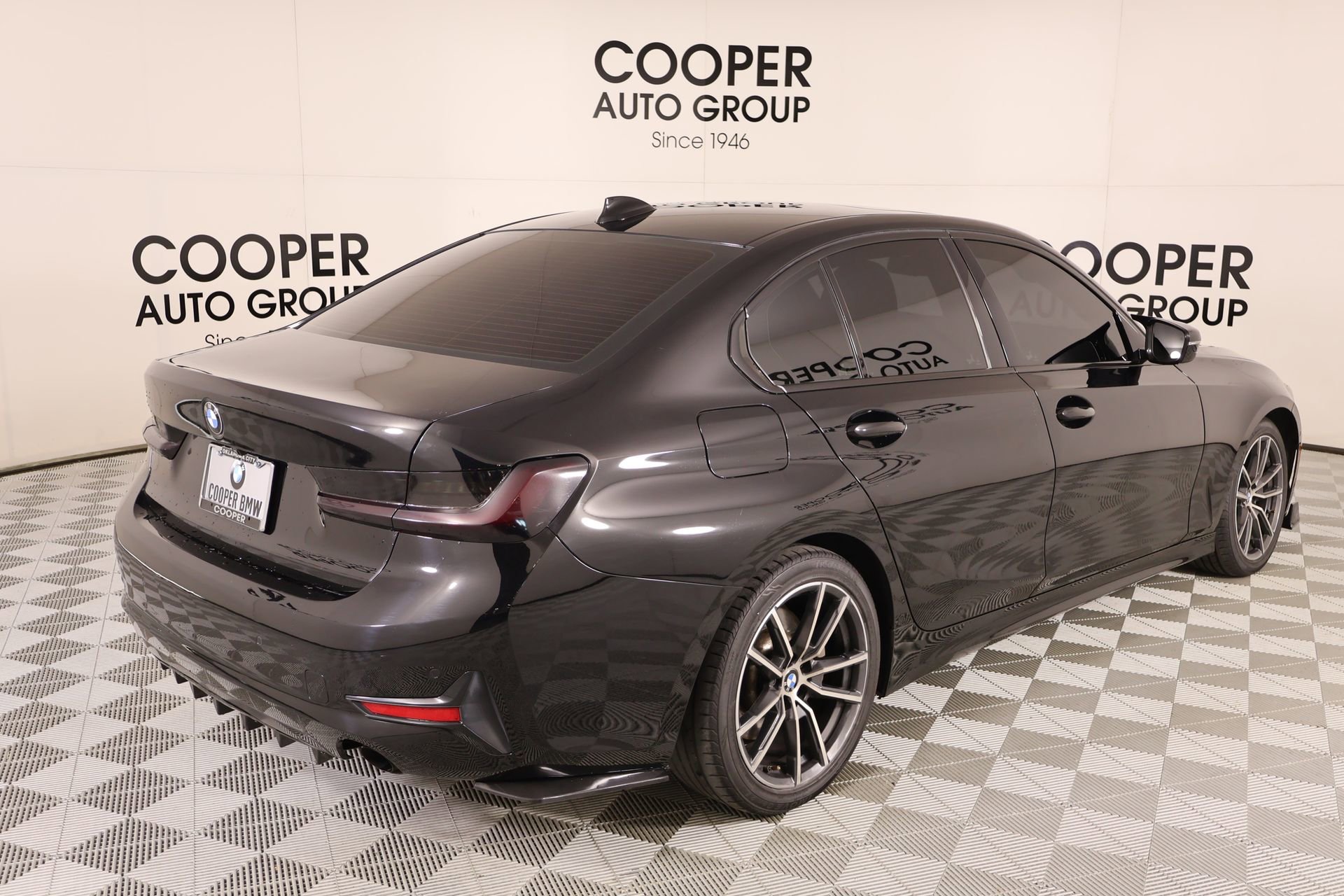 Used 2021 BMW 330i Sedan w/ Convenience Package RWD image 22