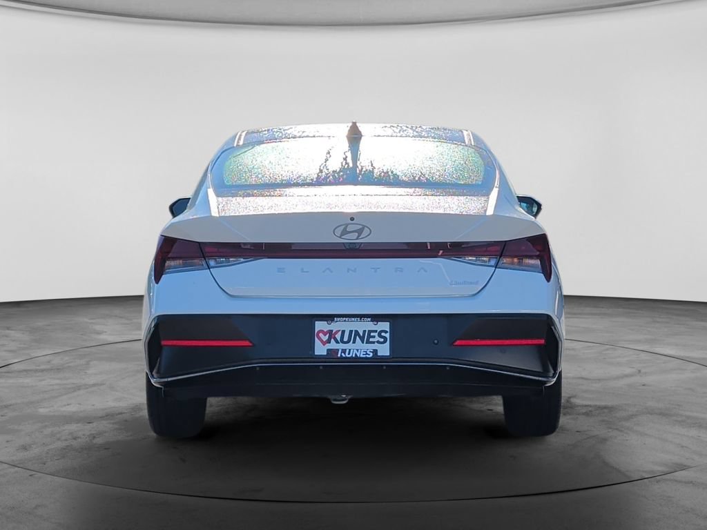 Used 2024 Hyundai Elantra Limited FWD image 6