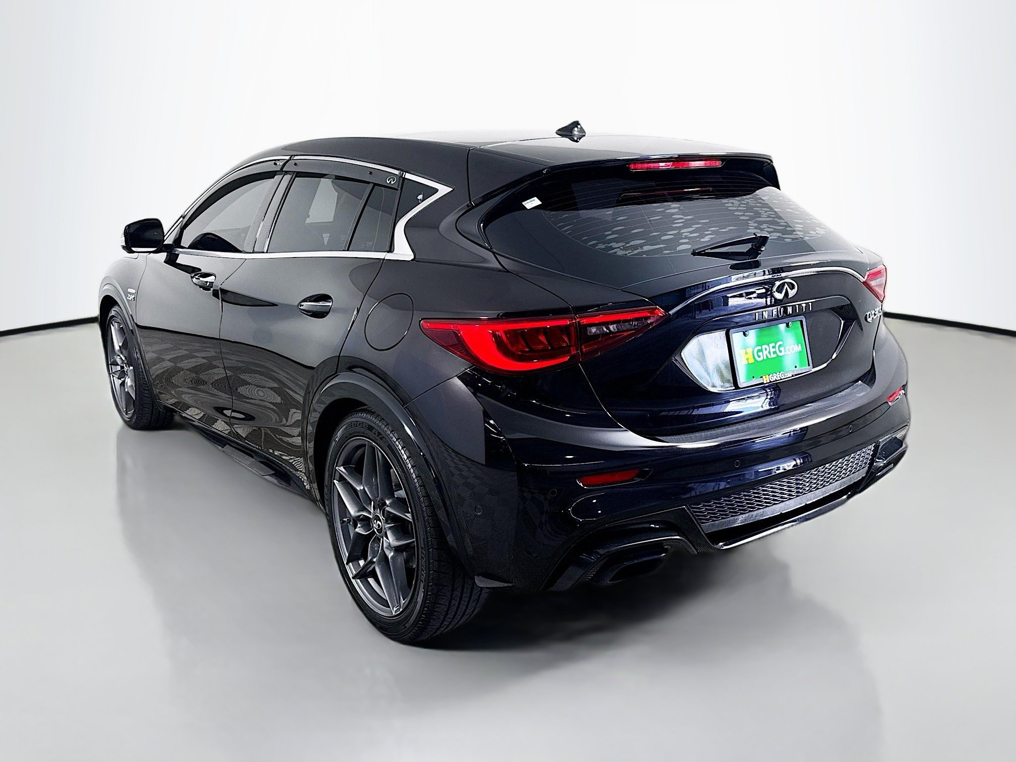 Used 2017 INFINITI QX30 Sport FWD image 7