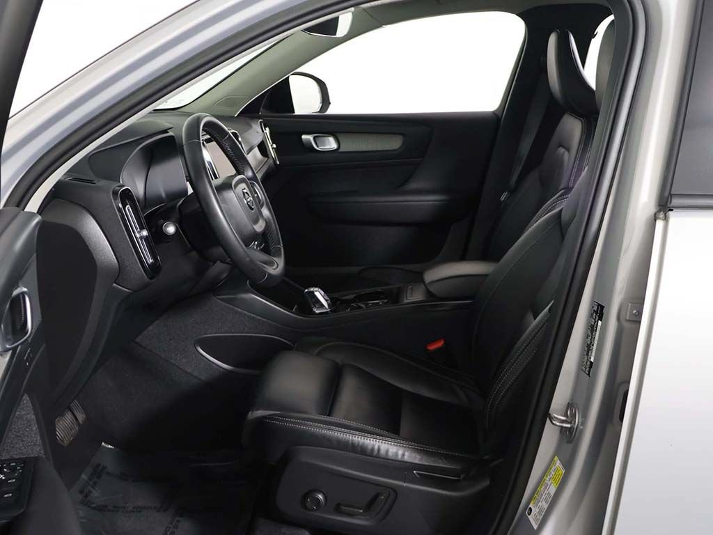 Used 2023 Volvo XC40 B5 Plus w/ Climate Package AWD/4WD image 26
