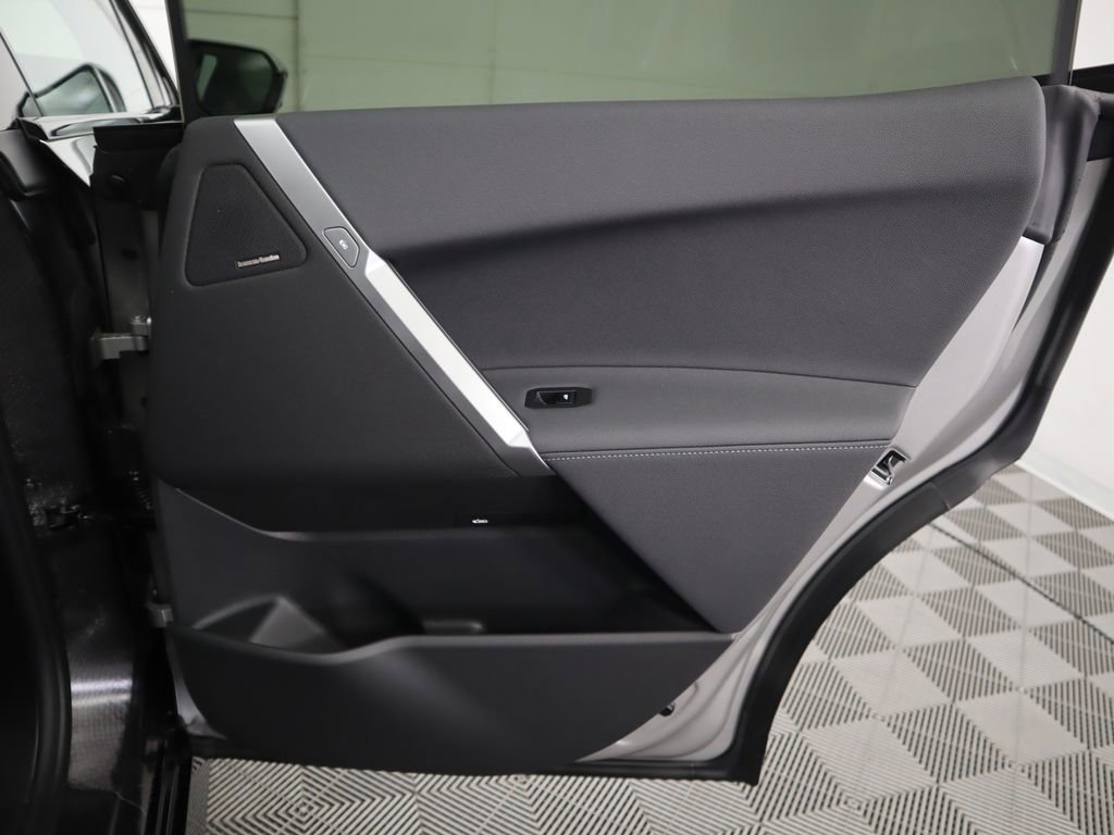 New 2026 BMW iX xDrive45 w/ M Sport Package image 28
