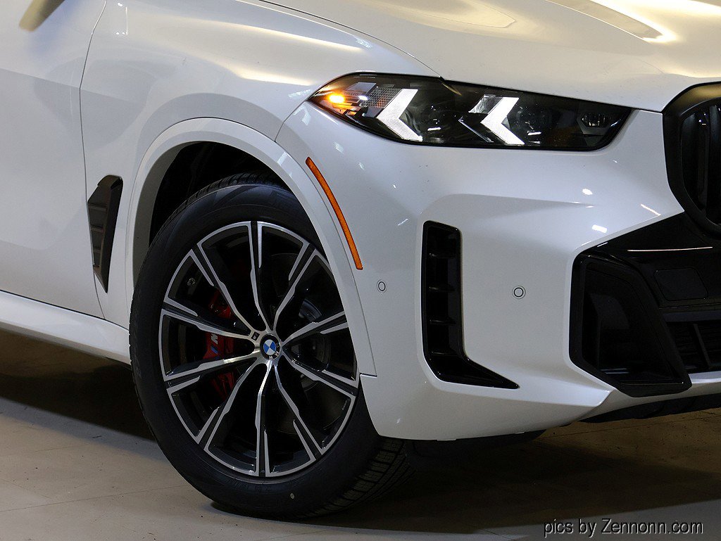 Used 2026 BMW X5 xDrive50e w/ M Sport Package image 3