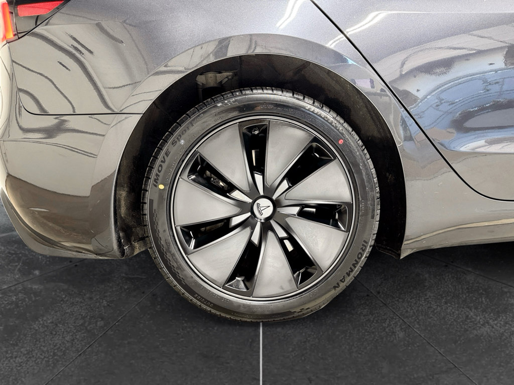 Used 2025 Tesla Model 3 Long Range AWD/4WD image 34