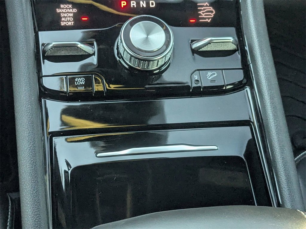 Used 2022 Jeep Grand Cherokee Overland w/ Luxury Tech Group IV image 26