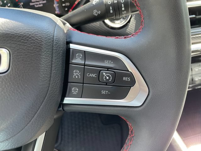 Used 2017 Chrysler Pacifica Touring-L FWD image 31