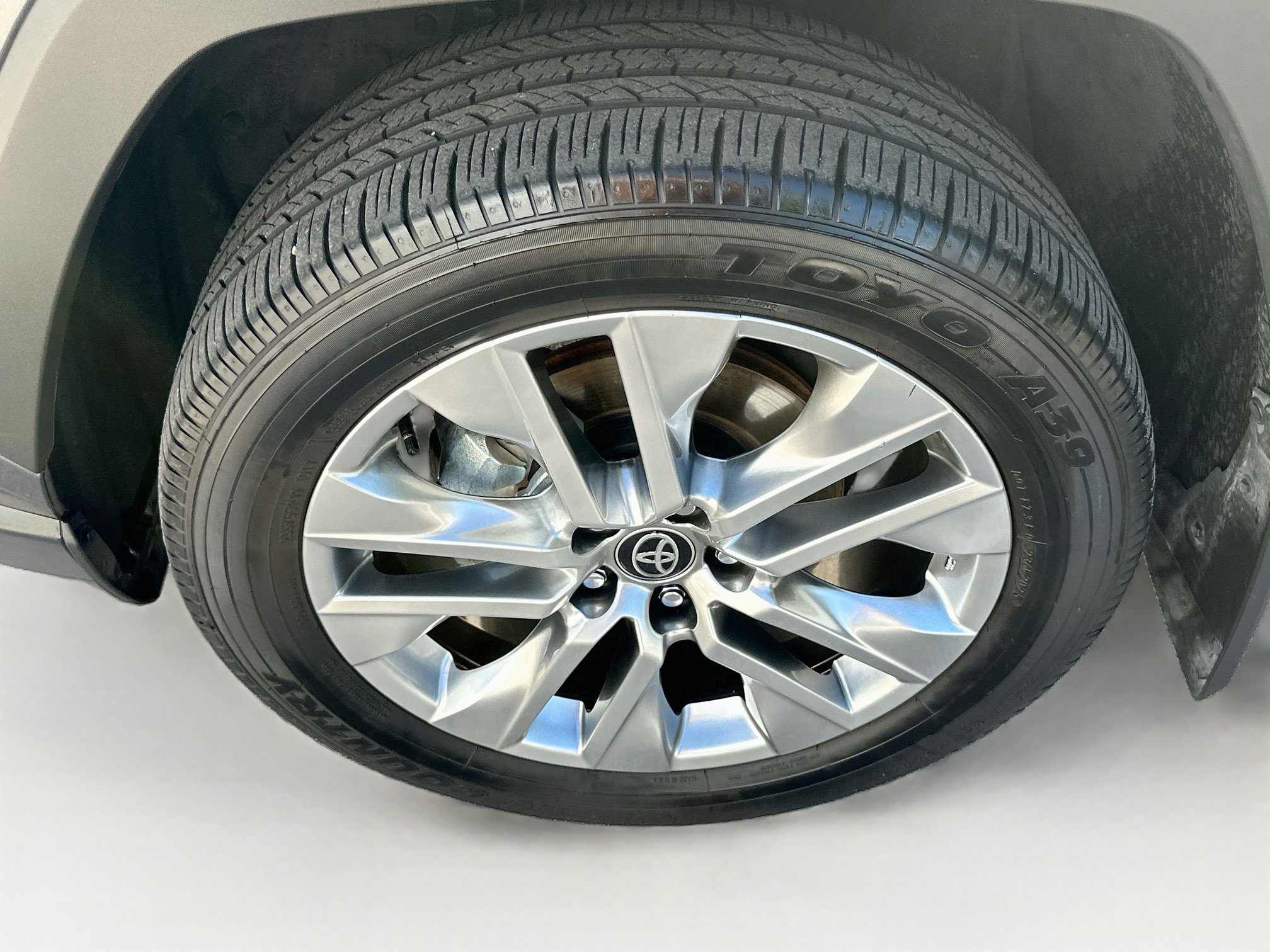 Used 2025 Toyota RAV4 XLE Premium FWD image 31