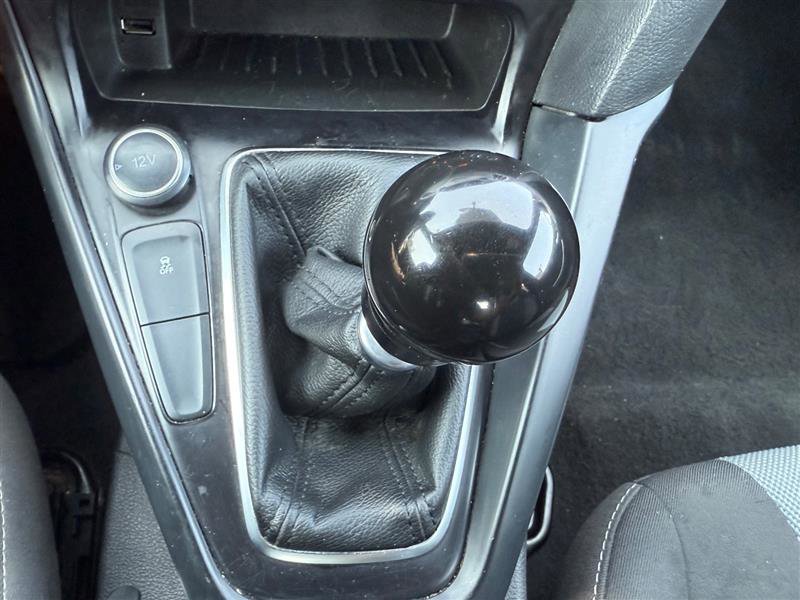 Used 2016 Ford Focus ST image 25