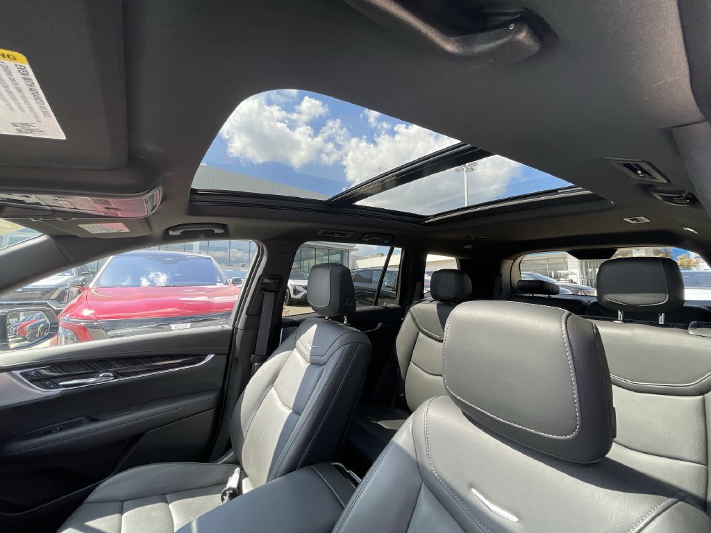 Used 2025 Cadillac XT6 Premium Luxury w/ Technology Package FWD image 18