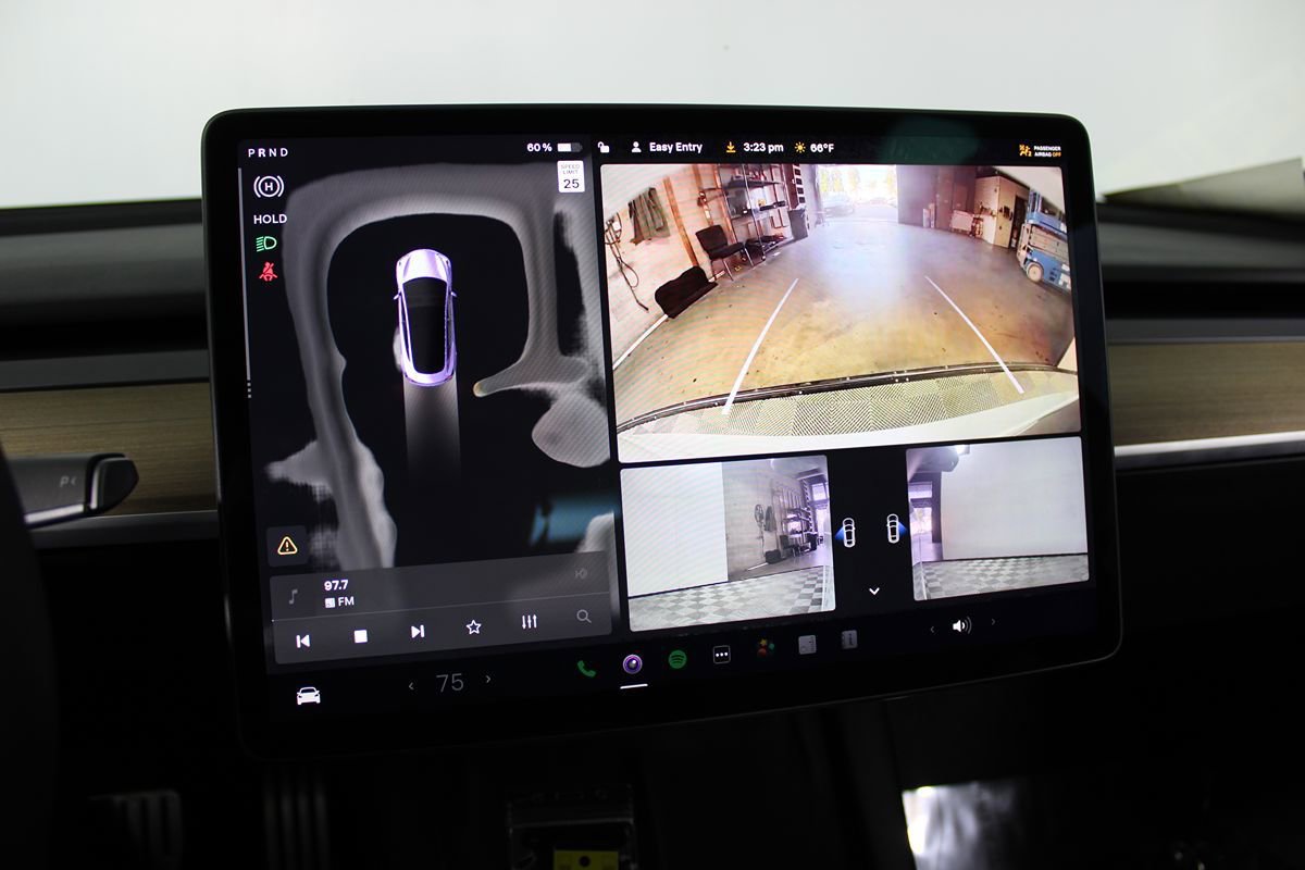 Used 2023 Tesla Model 3 Performance image 16