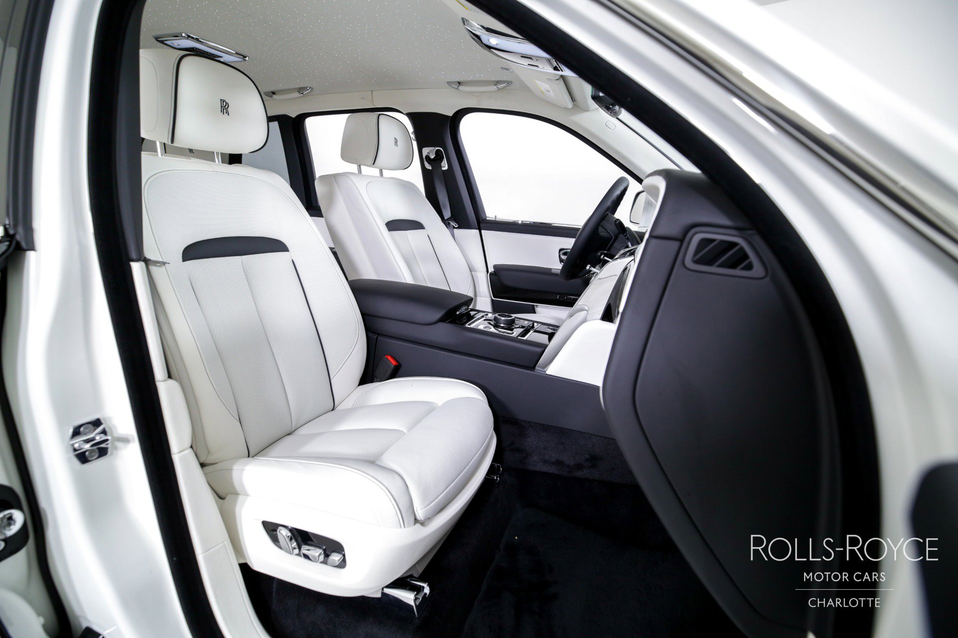 Certified 2025 Rolls-Royce Cullinan image 30