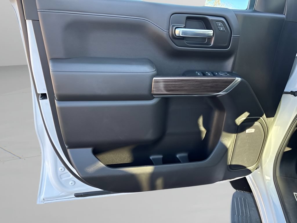 Used 2020 Chevrolet Silverado 1500 RST AWD/4WD image 16
