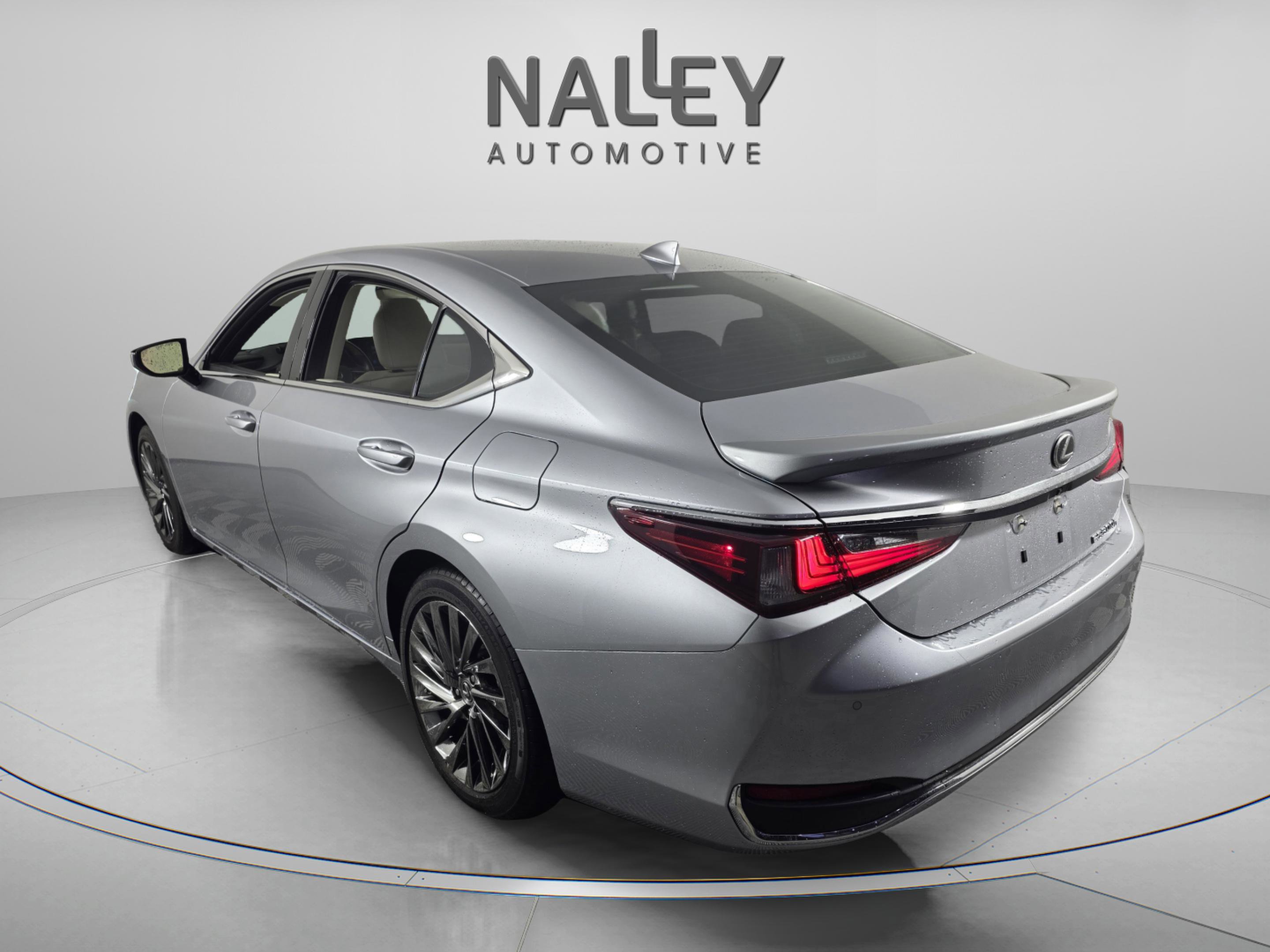 Certified 2025 Lexus ES 300h w/ Technology Package image 3