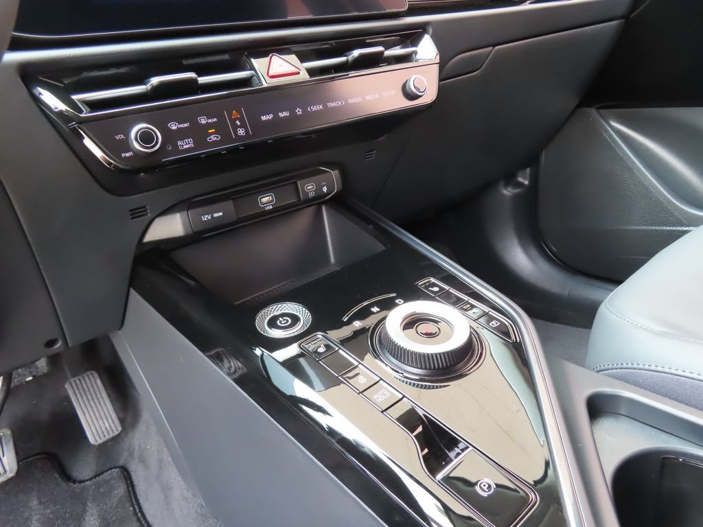 Certified 2024 Kia Niro Wind w/ Wind Preserve Package FWD image 19
