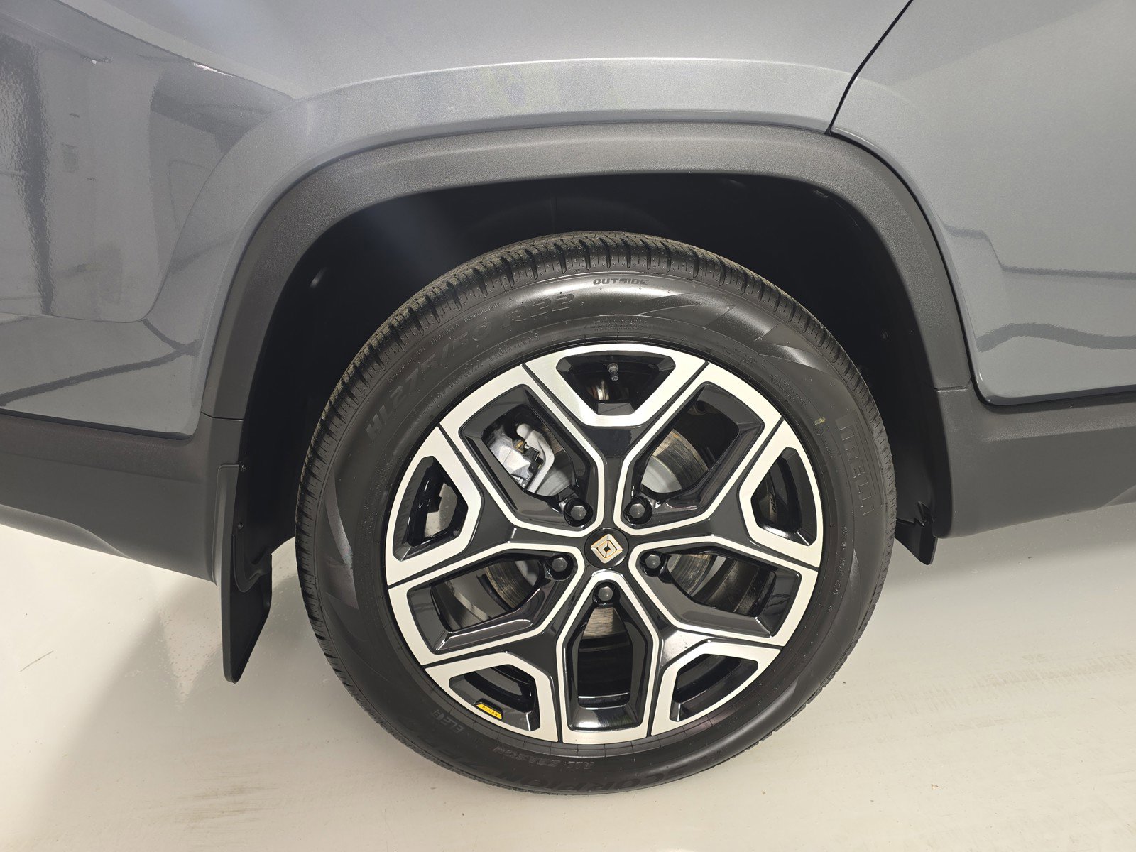 Used 2025 Rivian R1T Adventure AWD/4WD image 12