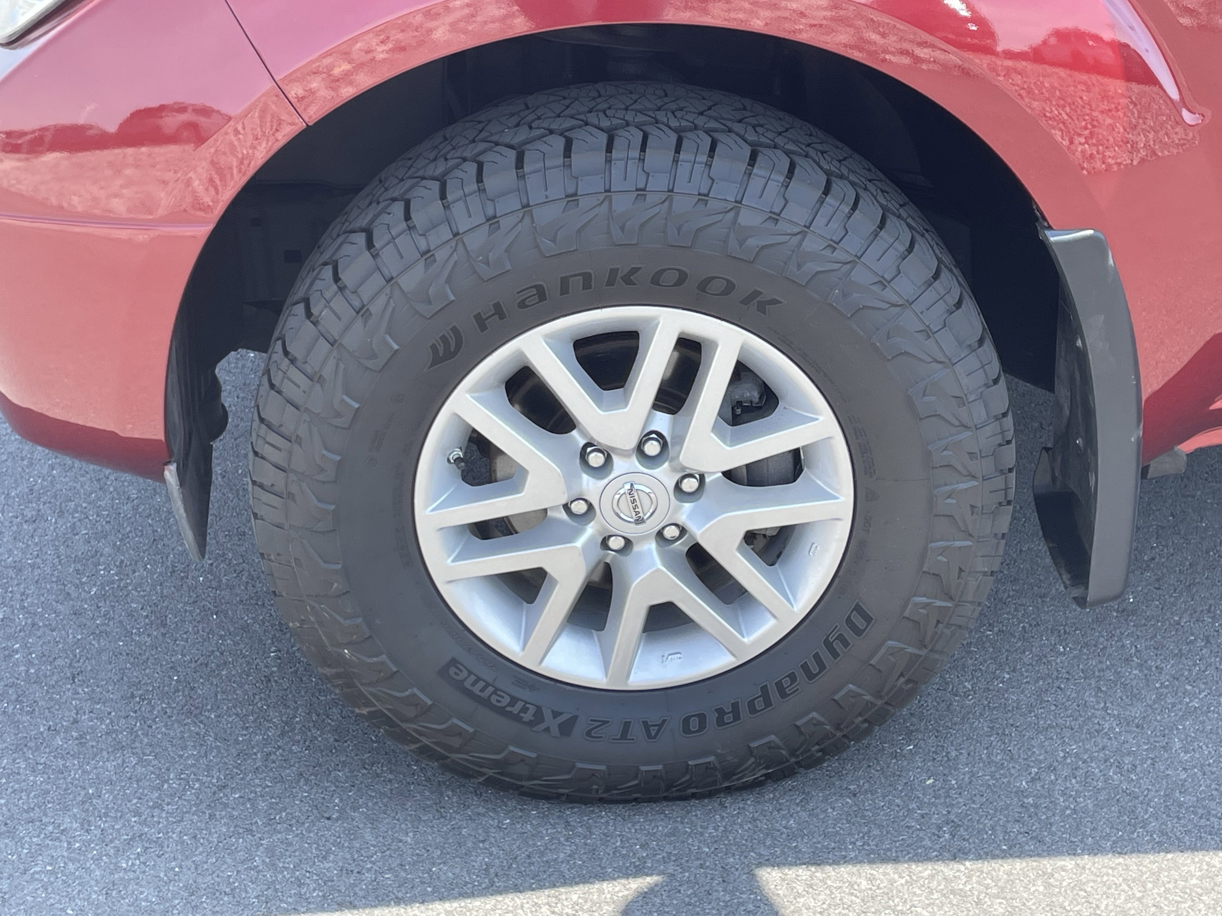 Used 2018 Nissan Frontier SV image 11