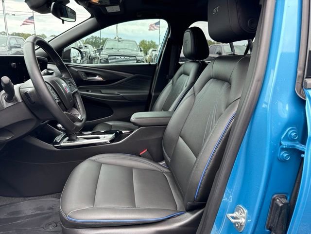 Used 2025 Buick Envista Sport Touring w/ Experience Buick Package FWD image 7