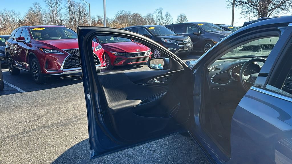 Used 2024 Chevrolet Malibu RS image 11