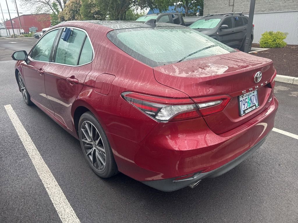 Used 2021 Toyota Camry XLE FWD image 2