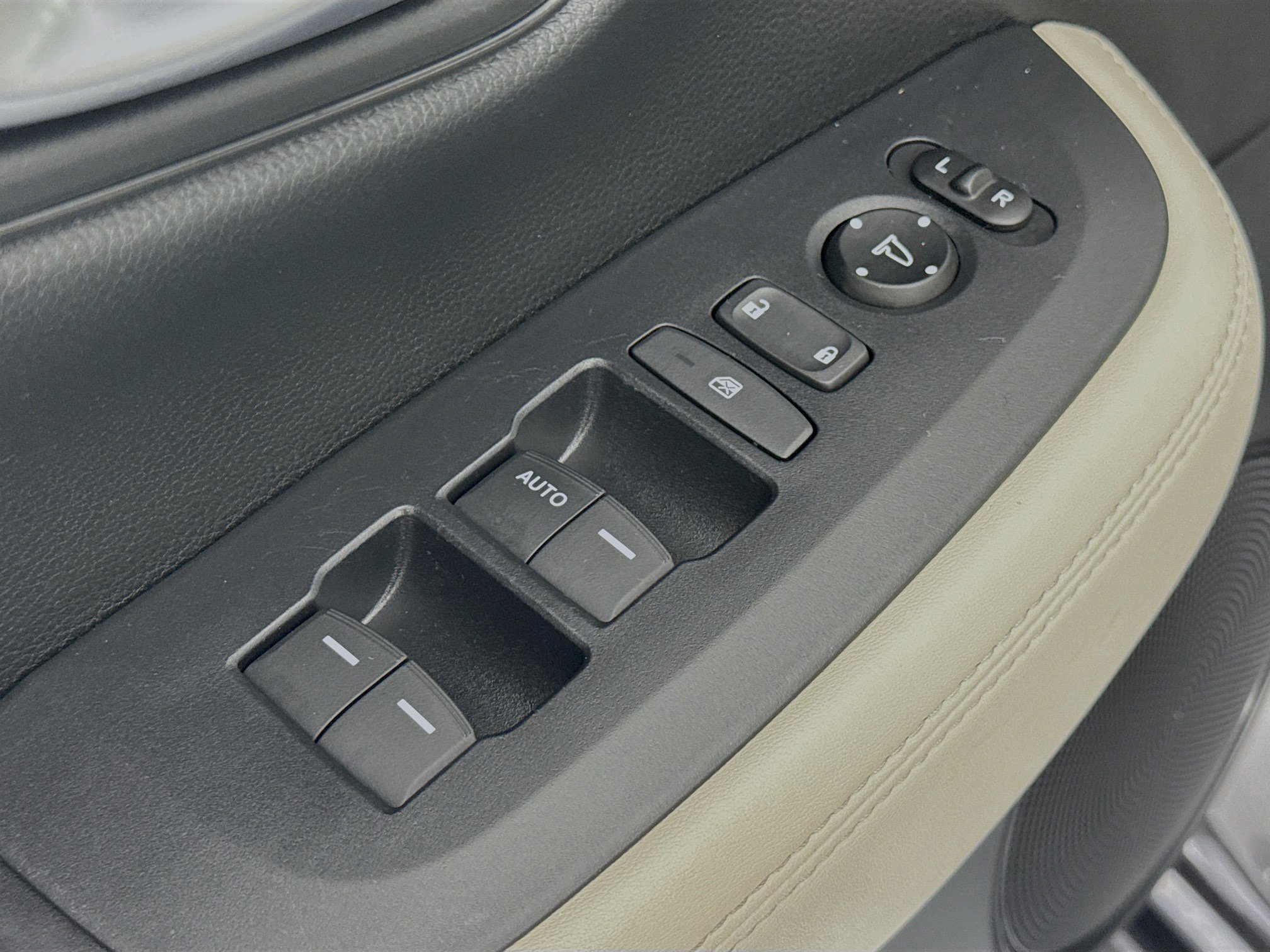 Certified 2024 Honda HR-V LX image 17