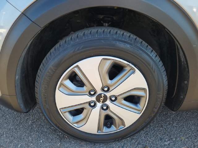 Used 2022 Kia Niro LX FWD image 15