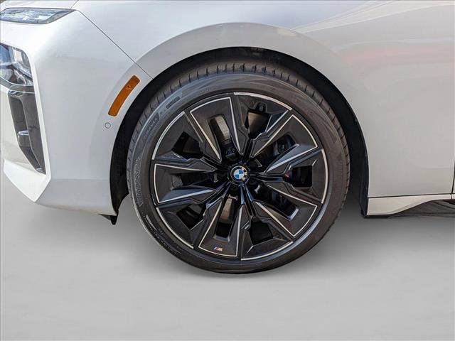 Certified 2023 BMW 760i xDrive w/ Executive Package image 24