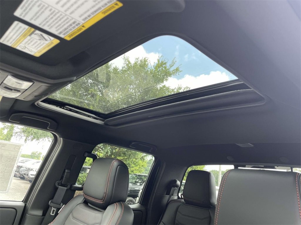 New 2025 Nissan Frontier PRO-4X w/ Pro Premium Package image 14