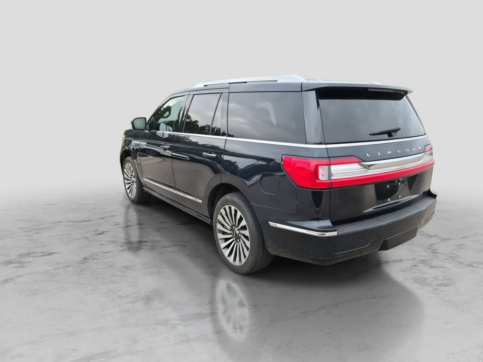 Used 2021 Lincoln Navigator Reserve w/ Luxury Package AWD/4WD image 6