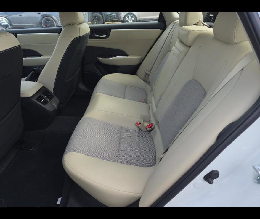 Used 2018 Honda Clarity Plug-In Hybrid image 6